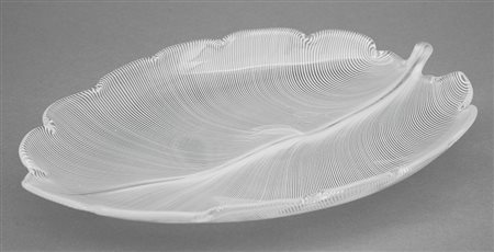 VENINI Una foglia in vetro a mezza filigrana, disegno TYRA LUNDGREN, anni 30,...