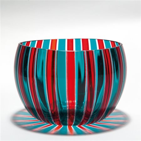 VENINI Una coppa a canne verticali, 1987. Marcata "venini 87". Altezza cm 10,...