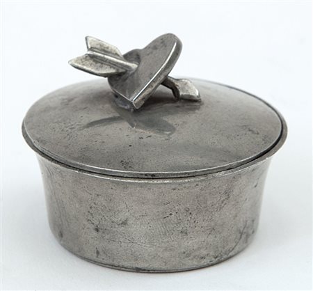 GIO PONTI Una bomboniera, 1928. Metallo nichelato. Marcata "Gioponti...