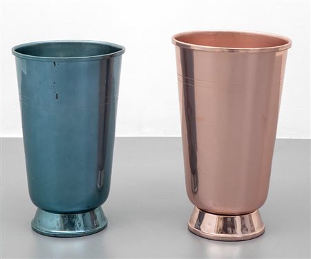 RINNOVEL (Editore)Due portaombrelli, anni '50. Alluminio anodizzato. Marcati...