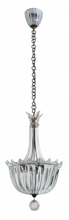 MURANO, anni '50. Un lampione in ottone e cristallo con applicazione di...