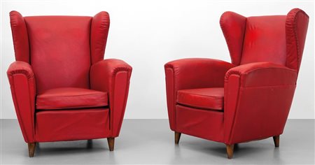 DUE POLTRONE, anni '50. Struttura e gambe in legno, imbottiture rivestite in...