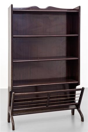 UN'ETAGERE, anni '50. Legno di mogano tinto all'anilina. Cm 110 (h) x 65 x 26.