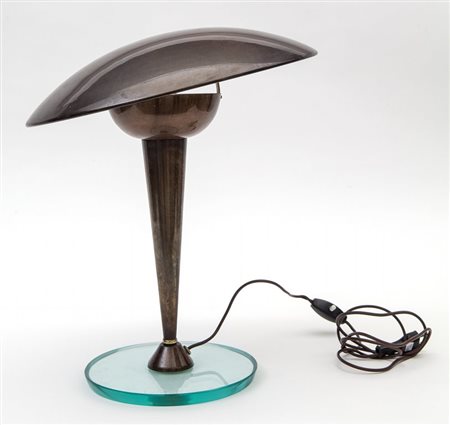 UNA LAMPADA DA TAVOLO, anni '50Cristallo molato, ottone, ottone...