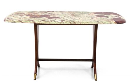 UN TAVOLINO, anni '50. Legno di mogano, ottone, onice. Cm 47 (h) x 95 x 50.