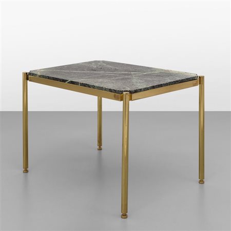 OSVALDO BORSANI Un tavolino per TECNO, anni '50. Ottone, marmo verde Alpi. Cm...