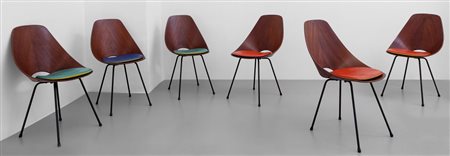 VITTORIO NOBILI Un insieme di sei sedie "Medea" per FRATELLI TAGLIABUE, 1955....