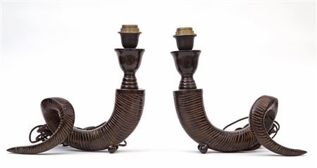 DUE LAMPADE DA TAVOLO, anni '60. Bronzo. Cm 30 (h) x 30 x 10.