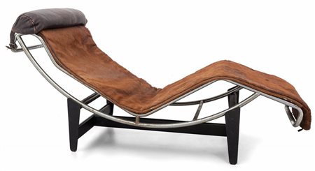 LE CORBUSIER, PIERRE JANNERET, CHARLOTTE PERRIANDUna chaise-longue LC4,...