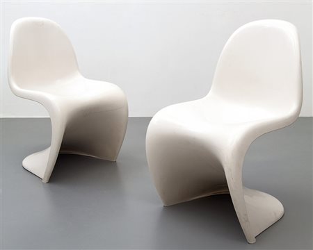 VERNER PANTONDue sedie impilabili "Panton chairs" per HERMAN MILLER,...