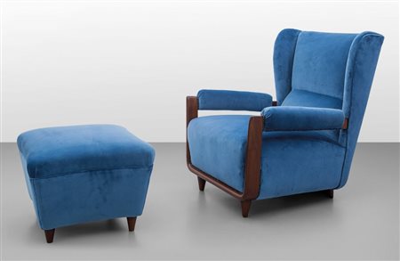 PAOLO BUFFA Una poltrona e un poggiapiedi, anni '30. Legno di mogano,...