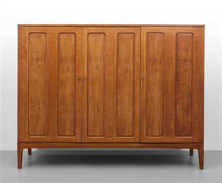 PAOLO BUFFA Una credenza, esecuzione SERAFINO ARRIGHI, Cantù, circa 1952....