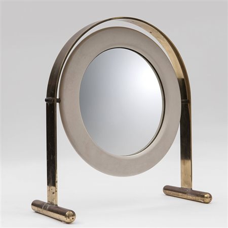 ETTORE SOTTSASS Uno specchio da tavolo per POLTRONOVA, 1966.Ottone, legno...