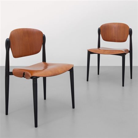 EUGENIO GERLIDue sedie impilabili "S83" per TECNO, 1962. Telai di acciaio...