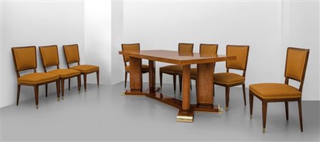 UN TAVOLO E SEI SEDIEOSVALDO BORSANIUn tavolo estensibile e otto sedie,...