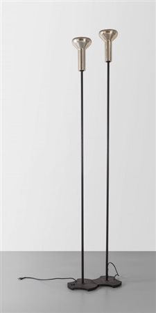 GINO SARFATTI Due lampade da terra "1073" per ARTELUCE, 1956. Ghisa...