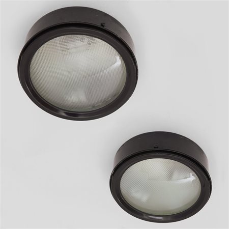 GINO SARFATTI Due plafoniere "3055/25" per ARTELUCE, 1962. Alluminio laccato,...