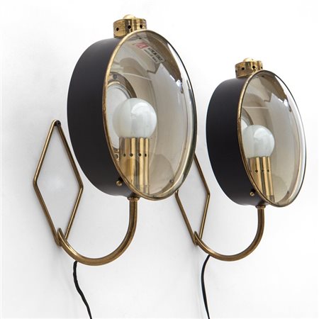 ANGELO LELII Due lampade a parete per ARREDOLUCE, anni '60. Ottone, alluminio...