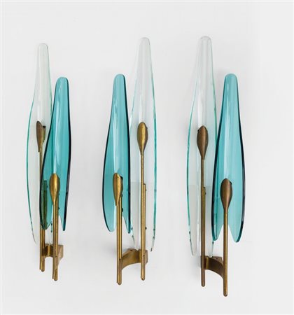 MAX INGRANDTre lampade a parete "1461", anni '60. Ottone, cristallo curvato,...