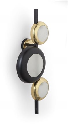 LUMI ( Editore ).Una lampada a parete modello "579", anni '50.Ottone lucido,...