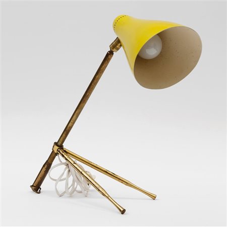 GIUSEPPE OSTUNI Una lampada da tavolo o da parete "215" ("Ochetta") per...