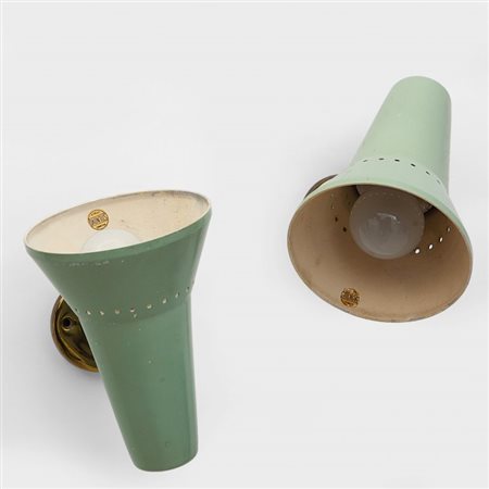 STILNOVO Due lampade a parete, anni '50. Ottone, alluminio laccato. Etichette...