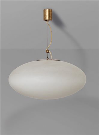 STILNOVOUna lampada a sospensione "1187", anni '60. Ottone, vetrp "Triplex...