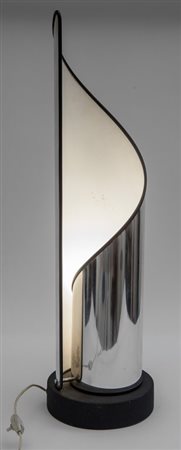 STILNOVO Una lampada da tavolo, anni '70. Alluminio verniciato, acciaio...