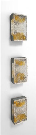 VENINI (Editore)Tre lampade a parete, anni '70. Ottone cromato, diffusore in...