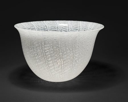 ARCHIMEDE SEGUSO Un vaso "Merletto", 1952. Marca incisa "Archimede Seguso"....