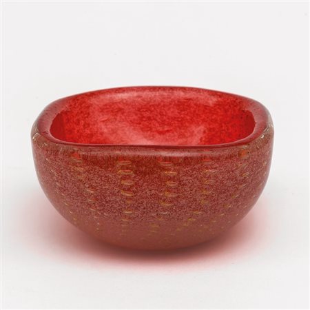 CARLO SCARPA, VENINIUna coppa in vetro sommerso a bollicine, 1935. Vetro...