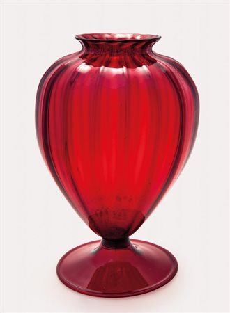 VITTORIO ZECCHIN, CAPPELLIN VENINI & C. Un vaso in vetro trasparente...