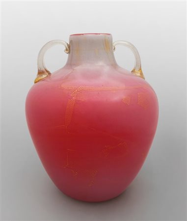 FLAVIO POLI, SEGUSO VETRI D'ARTE Un vaso in vetro incamiciato color pesca,...