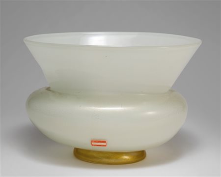 FLAVIO POLI, SEGUSO VETRI D'ARTEUn vaso in vetro soffiato con piede in...