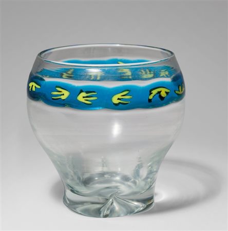 RICCARDO LICATA, CENEDESE Una coppa in cristallo con fascia di murrine, circa...