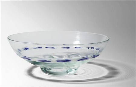 RICCARDO LICATA, CENEDESE Una coppa in cristallo con fascia di murrine, circa...