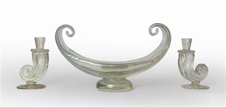 VETRERIA ARTISTICA BAROVIER E C. Un trittico costituito da una coppa e due...