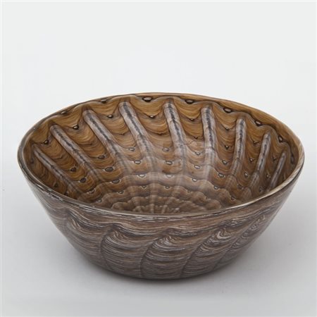 ERCOLE BAROVIER, BAROVIER & TOSO Una coppa della serie "Neolitico", 1954....