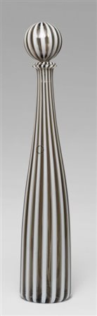 PAOLO VENINI Una bottiglia a canne verticali, 1988.Marca incisa "venini...