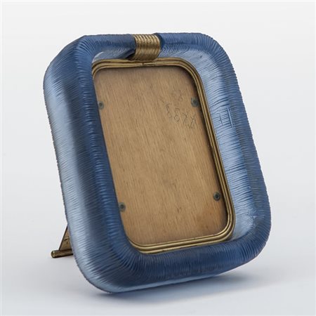 CARLO SCARPA, VENINI Un portaritratti, circa anni 1936.Ottone, vetro...