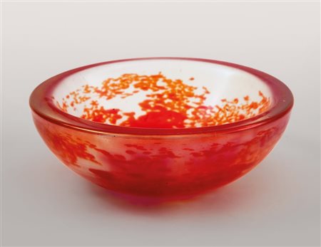 DINO MARTENS, AURELIANO TOSO Una coppa a macchie con superficie iridata,...