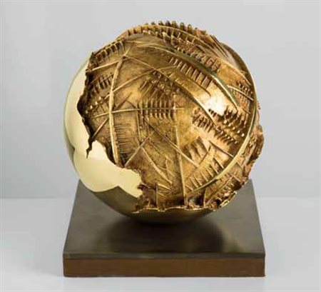 ARNALDO POMODORO Morciano di Romagna 1926 SFERA, 1977 bronzo dorato, diametro...
