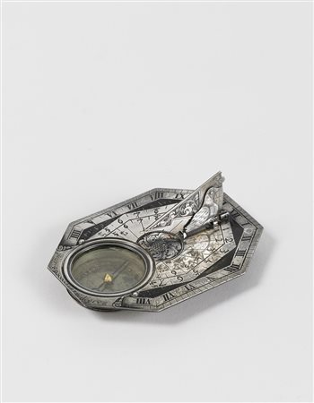 SEVIN A PARIS Orologio solare in argento inciso di tipo butterflield, con...