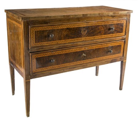 Cassettone Luigi XVI a due cassetti in noce, intarsiato con fascia a motivo...