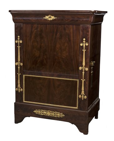 Questo raro secretarie musicale, include un organo musicale manuale con 86...