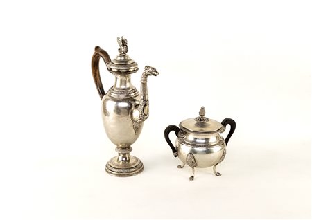 Caffettiera e zuccheriera con manici in legno entro scatola in pelle g 1190