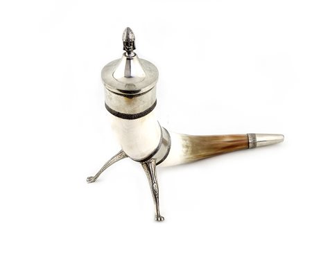 Cornucopia in metallo e corno