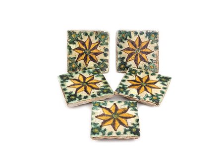 Lotto di cinque mattonelle in maiolica dipinta XVII secolo Burgio Sicilia