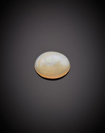 Opale nobile ovale cabochon di mm 19,36x14,96x9,72, g.3,30 Oval, cabochon...