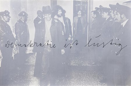 Joseph Beuys (Krefeld 1921 - Düsseldorf 1986) Demokratie ist lustig,...